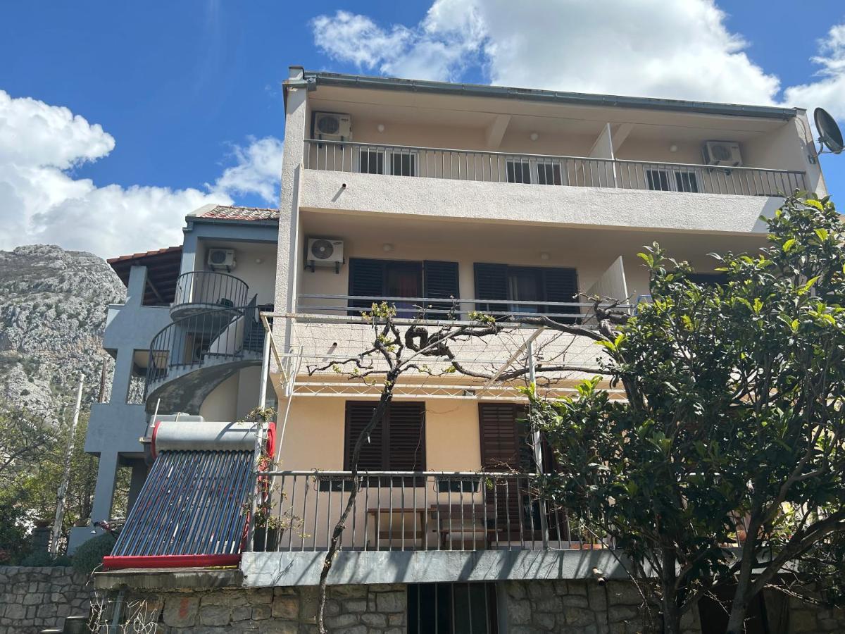 Apartments Djulija Sutomore Ngoại thất bức ảnh
