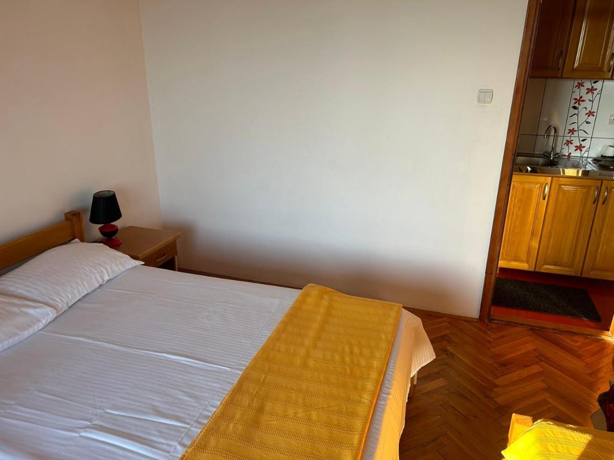 Apartments Djulija Sutomore Ngoại thất bức ảnh