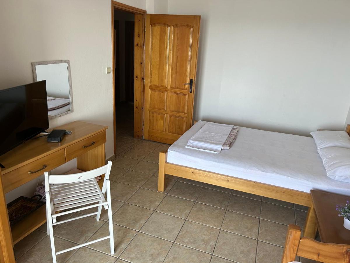 Apartments Djulija Sutomore Ngoại thất bức ảnh