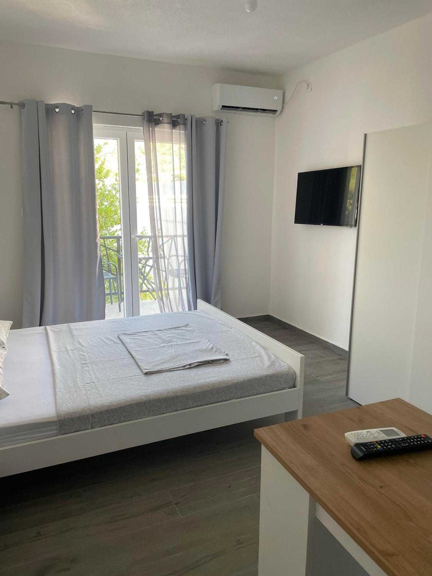 Apartments Djulija Sutomore Ngoại thất bức ảnh