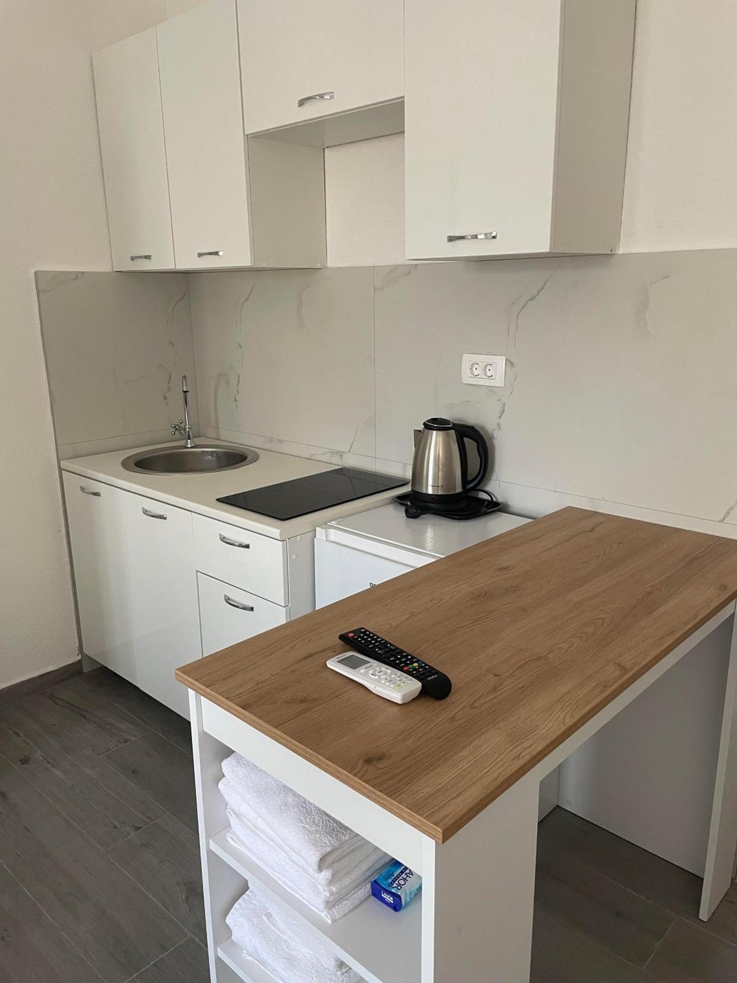 Apartments Djulija Sutomore Ngoại thất bức ảnh